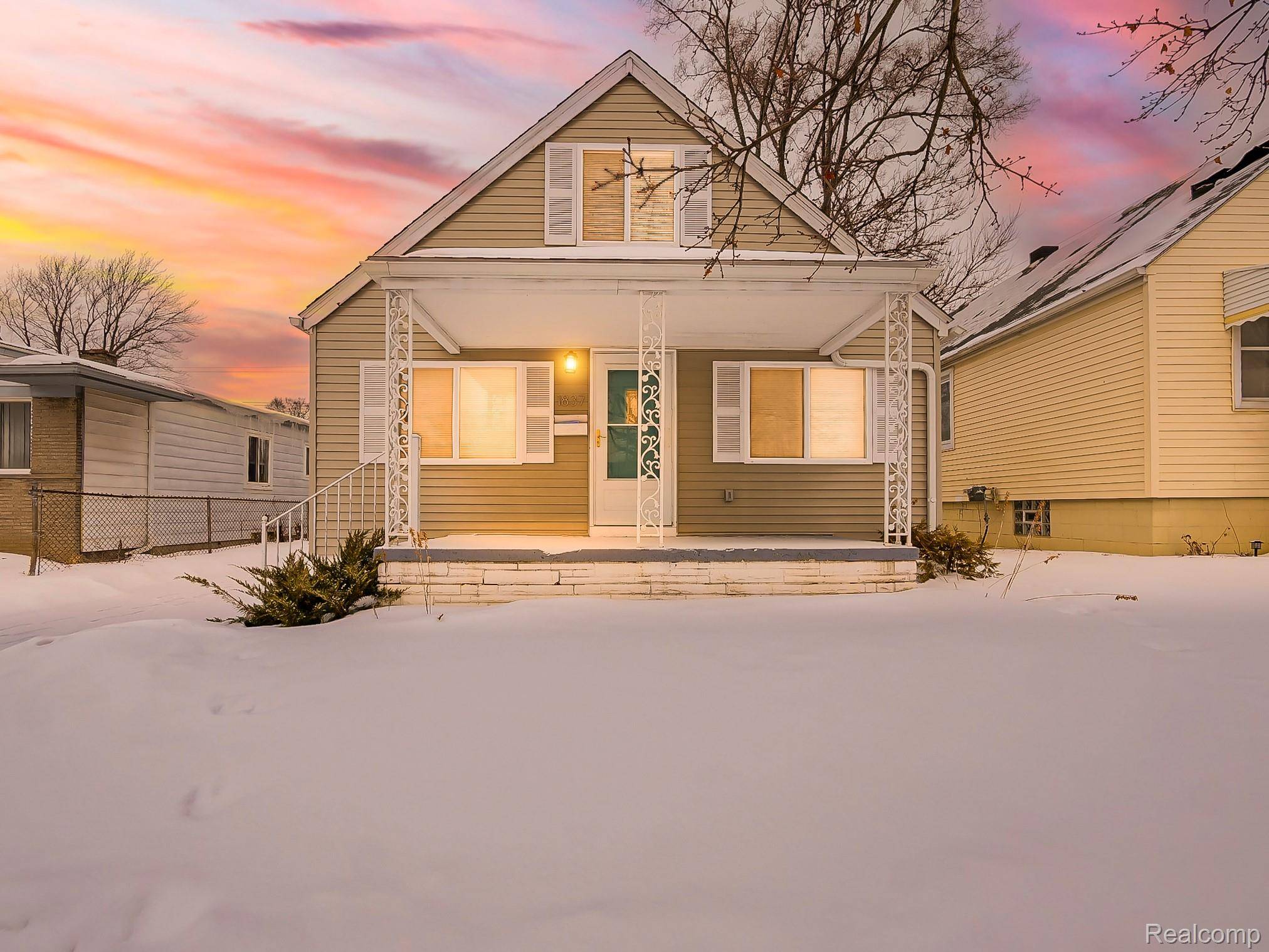 1837 E Granet AVE, Hazel Park, MI 48030