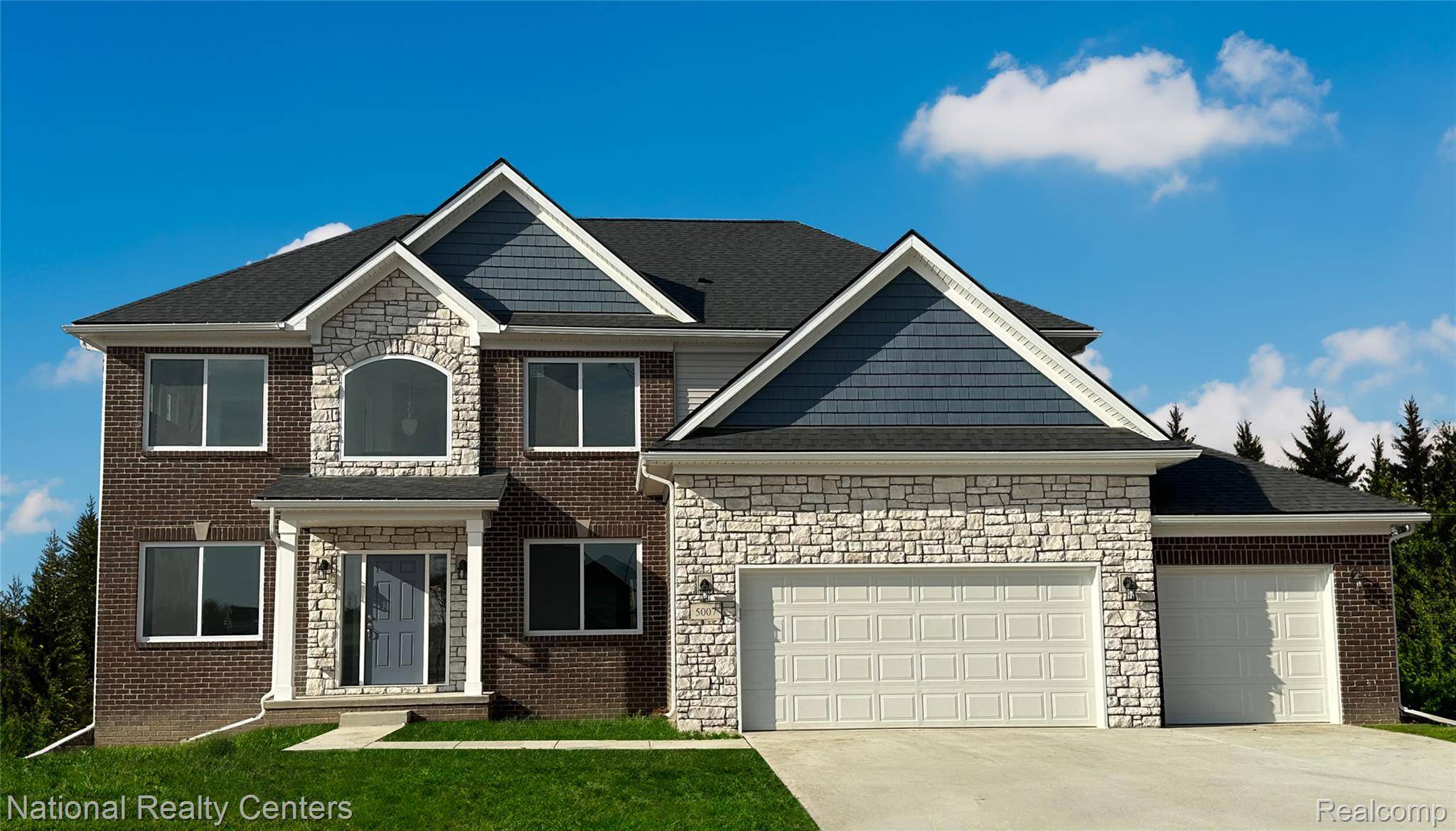 53212 Woodland MDWS, Chesterfield Township, MI 48047