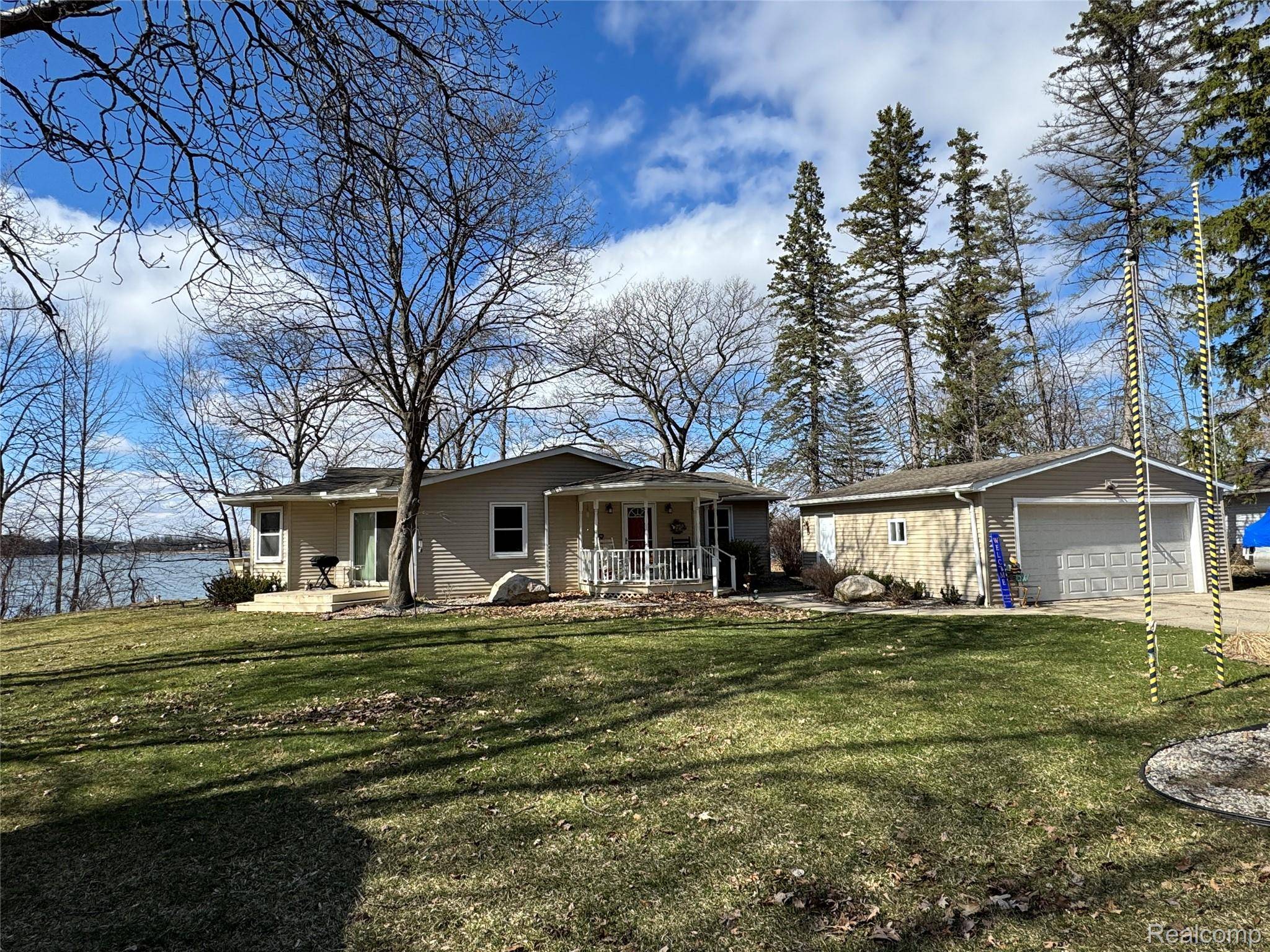 4028 Loon Lake CT, Fenton Charter Township, MI 48451