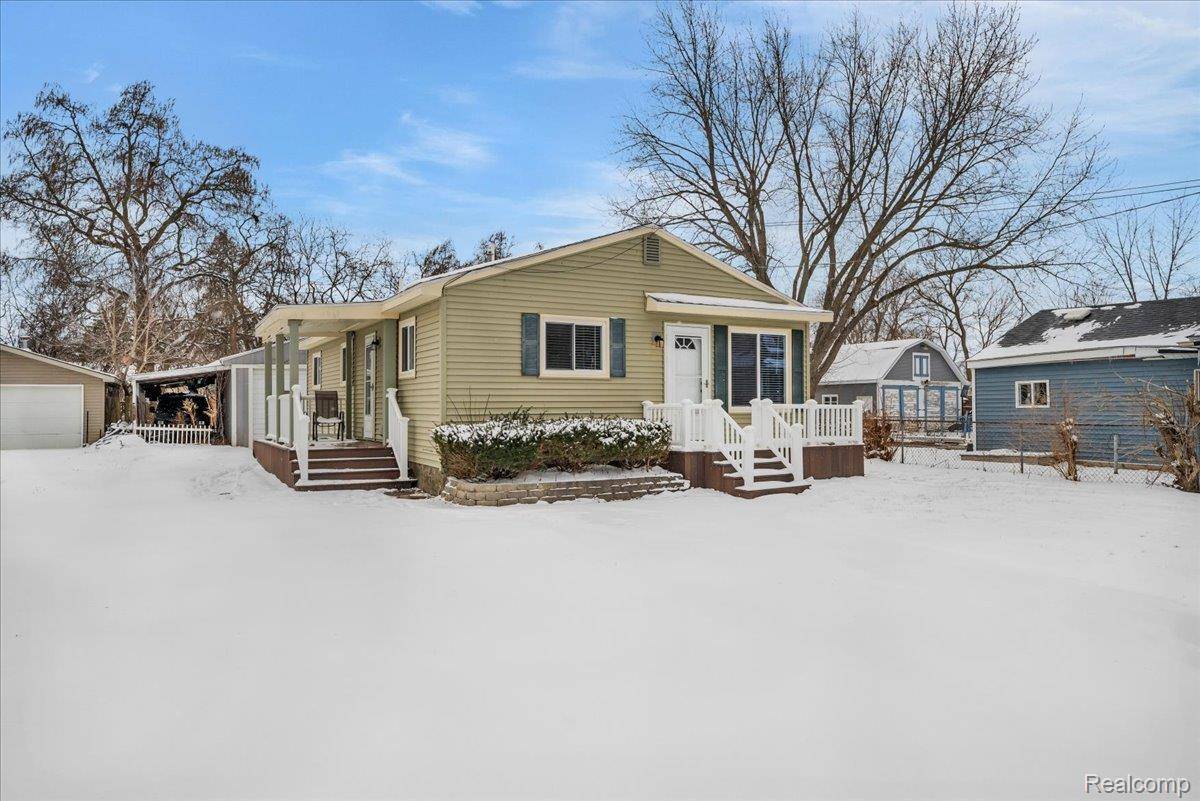 5151 Brobeck ST, Flint Charter Township, MI 48532