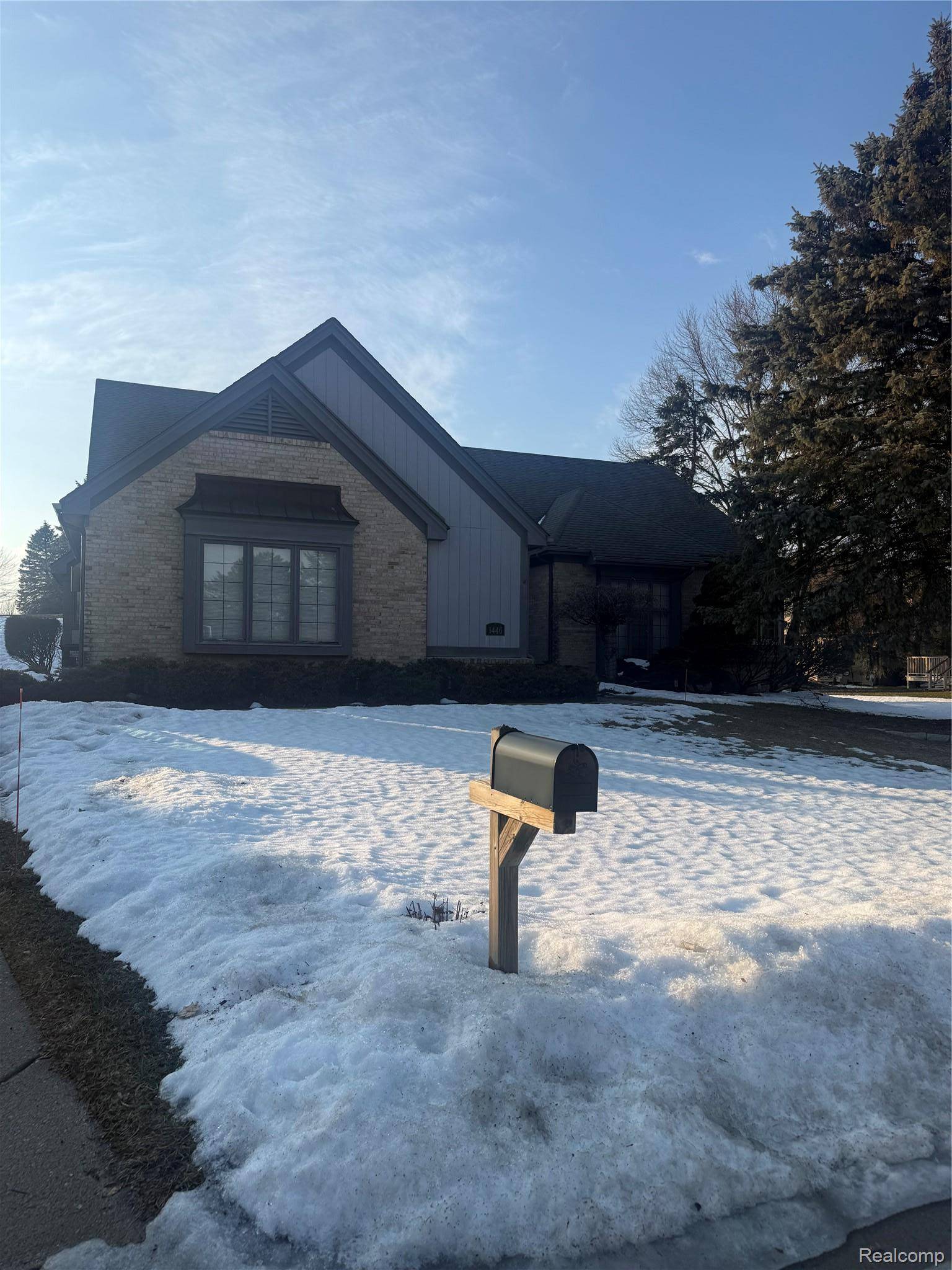 1446 Vistaview DR, Rochester Hills, MI 48306