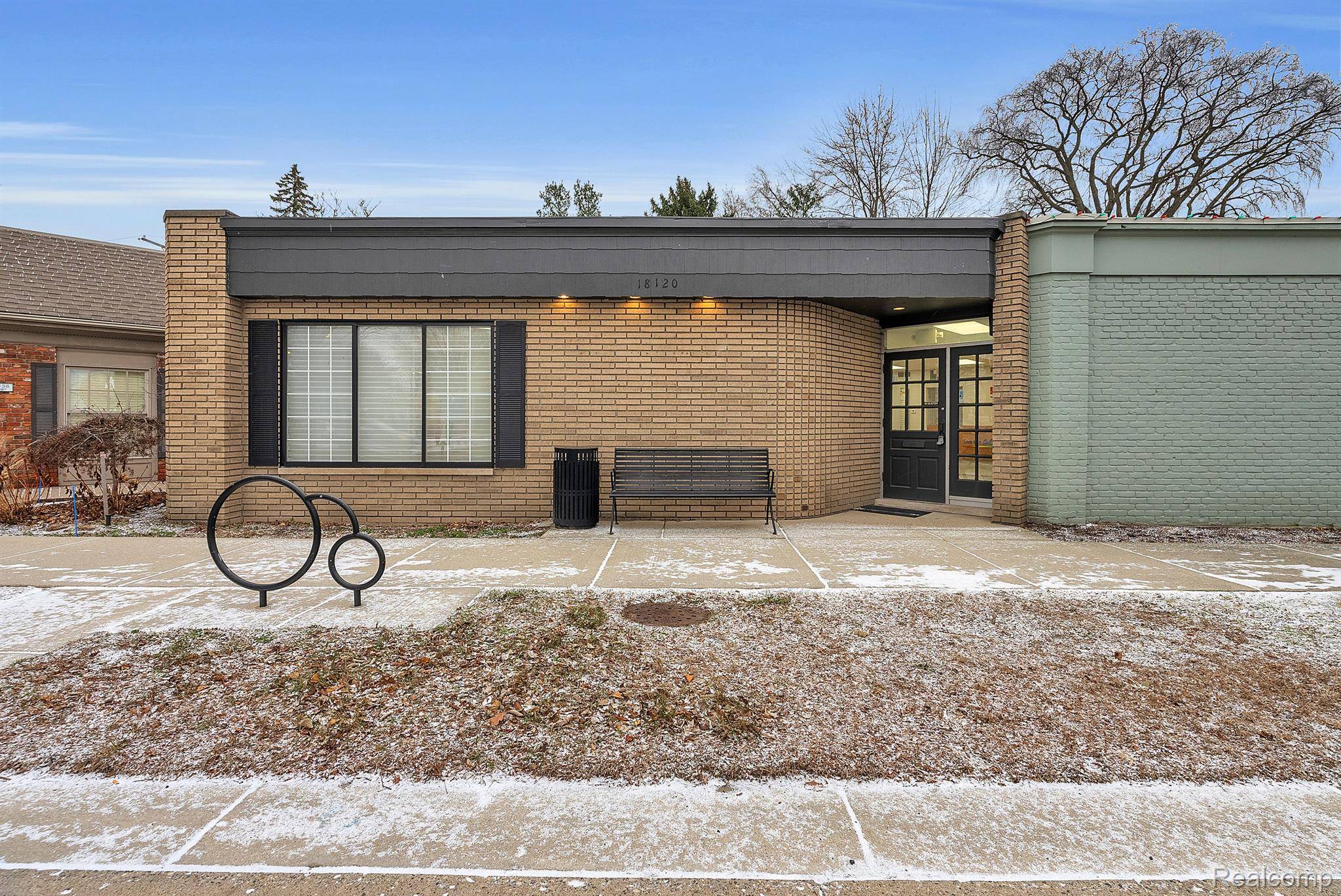 18120 MACK AVE, Grosse Pointe, MI 48230