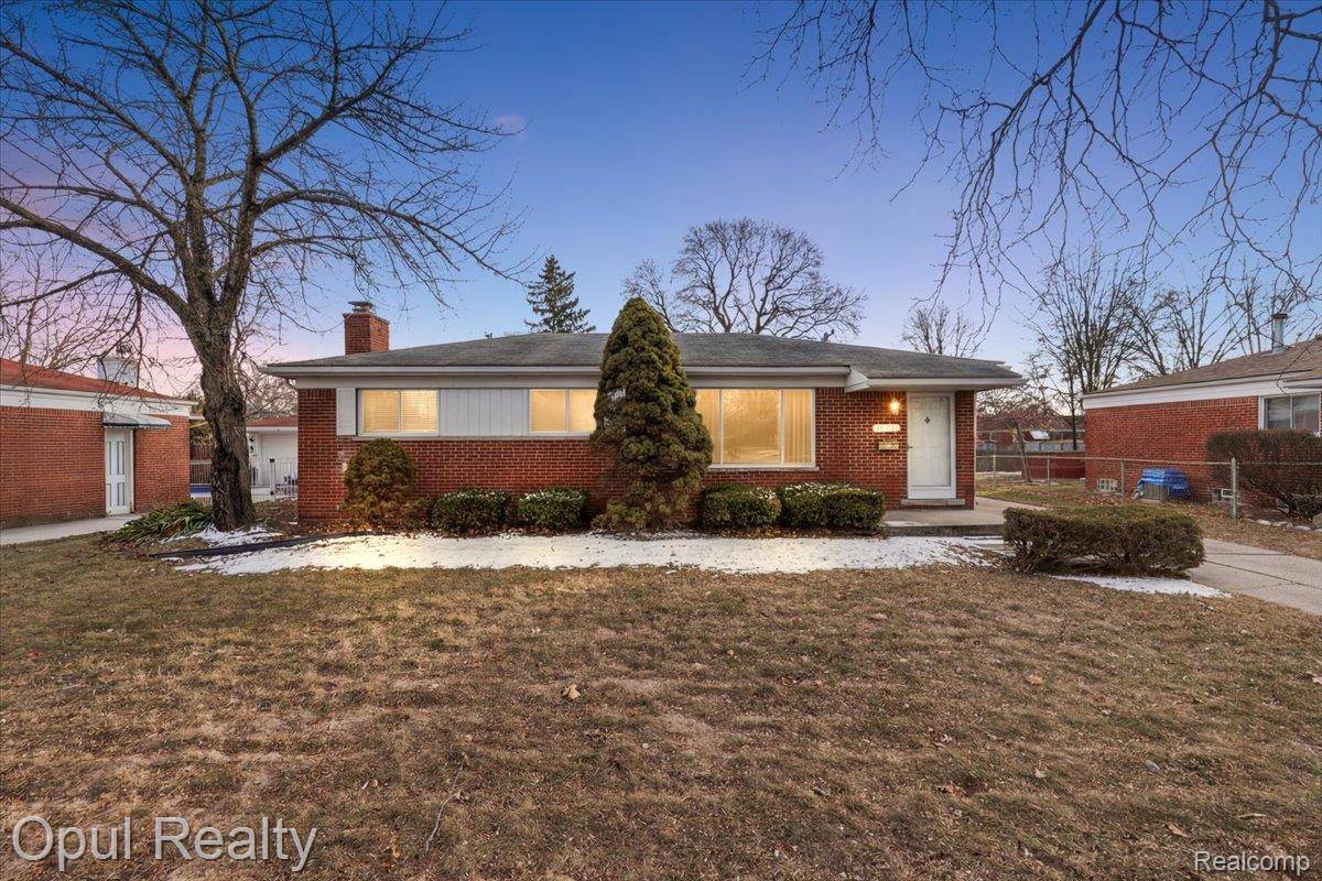 38731 Ann Arbor TRL, Livonia, MI 48150