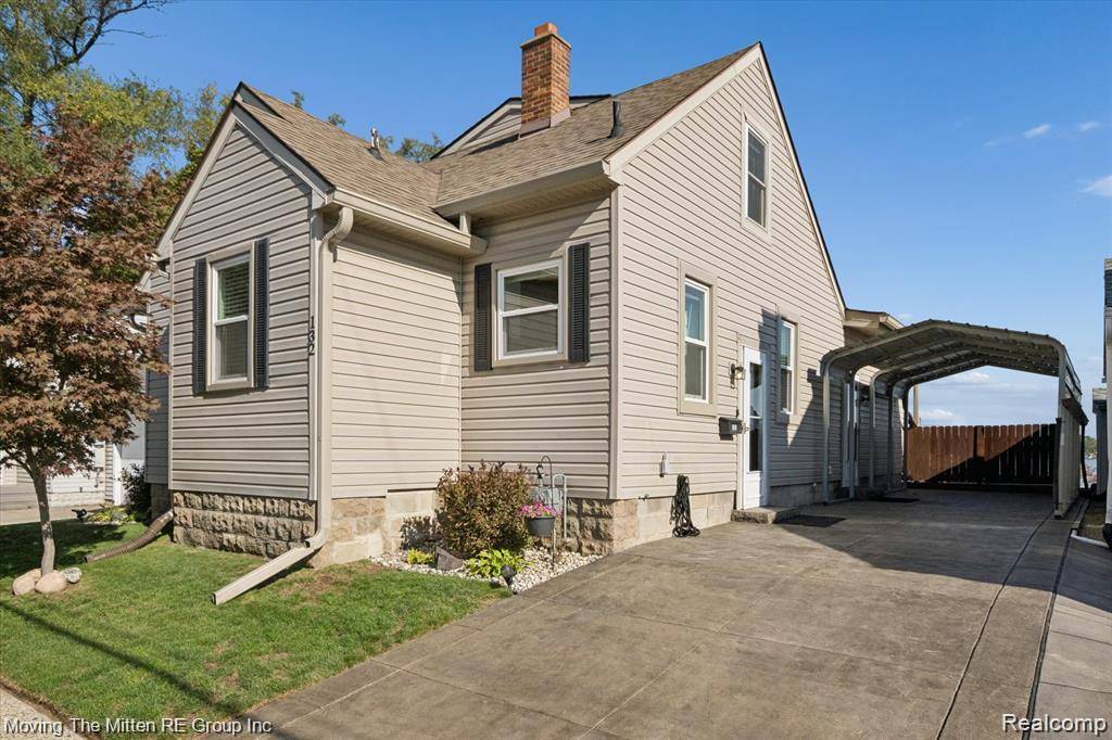 132 N Liberty ST, Belleville, MI 48111