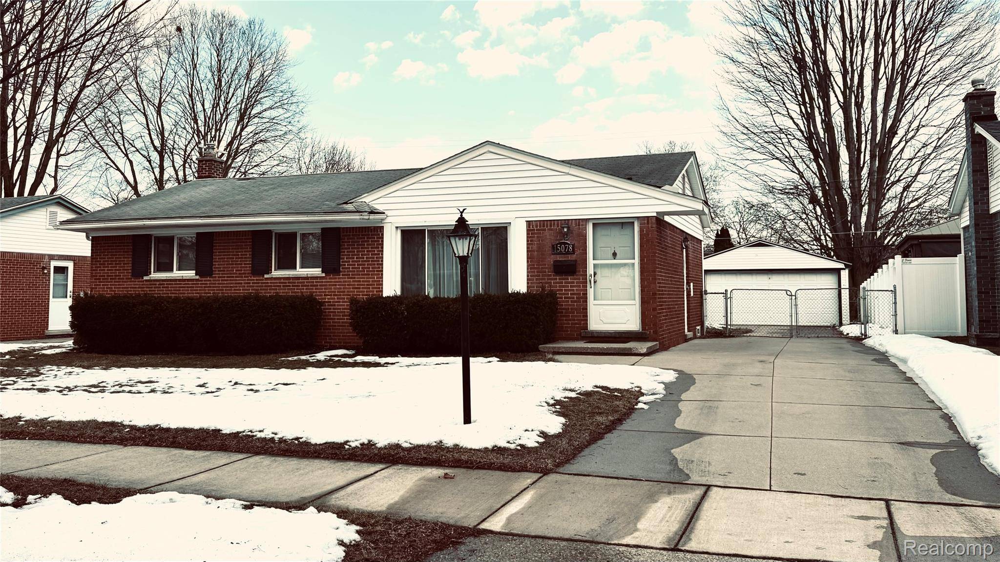 15078 HOUGHTON ST, Livonia, MI 48154