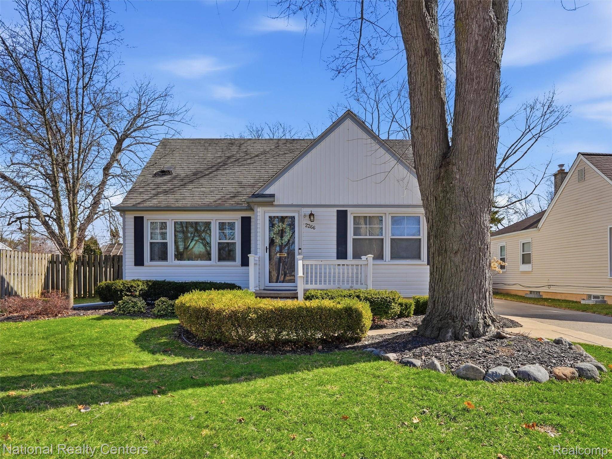 2266 Robina AVE, Berkley, MI 48072