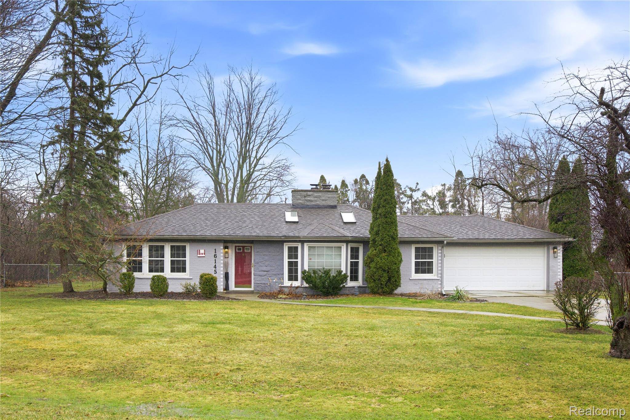 16145 Madoline ST, Beverly Hills Village, MI 48025