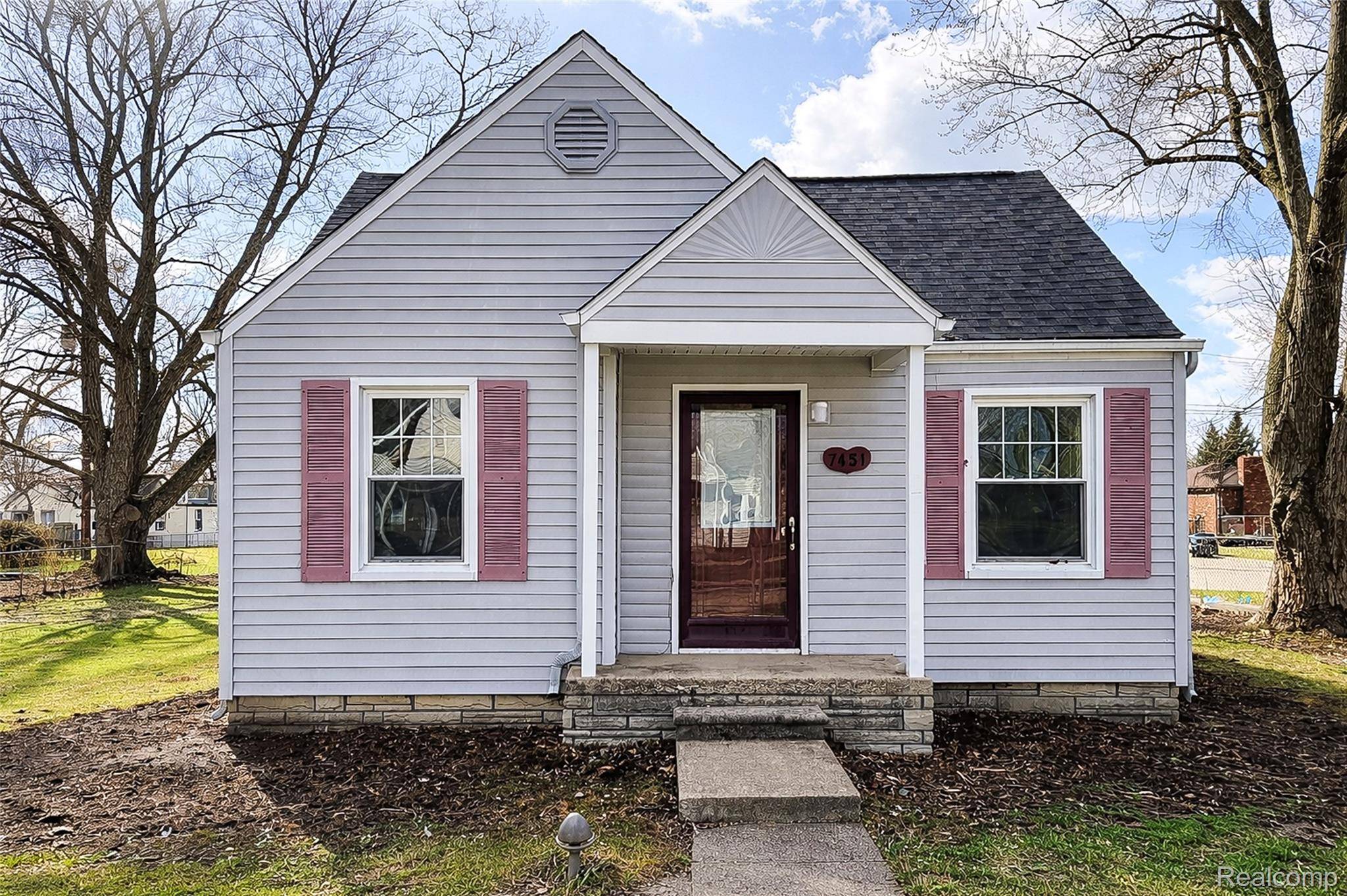 7451 Cavell ST, Westland, MI 48185