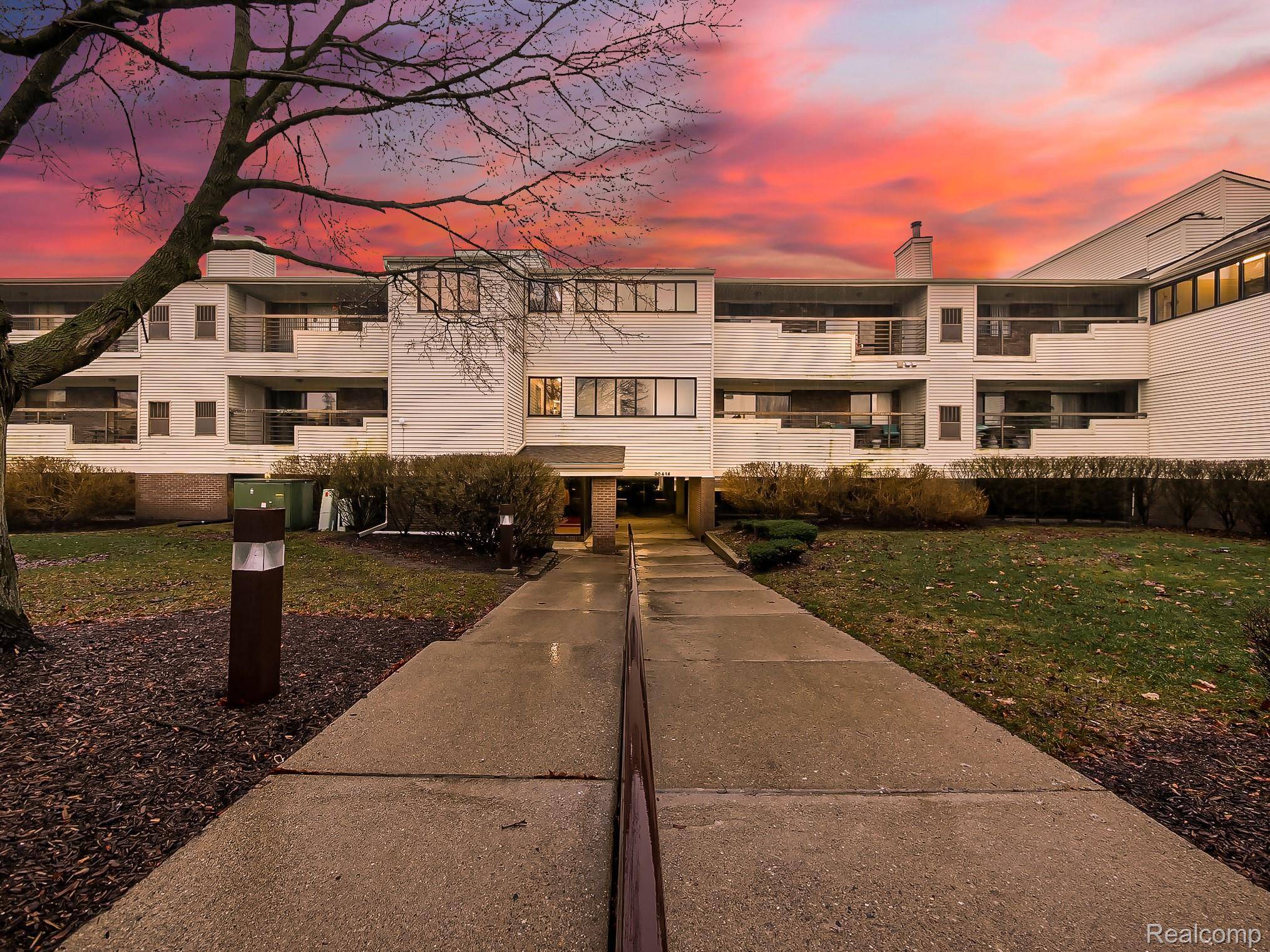 30414 Orchard Lake RD #12, Farmington Hills, MI 48334