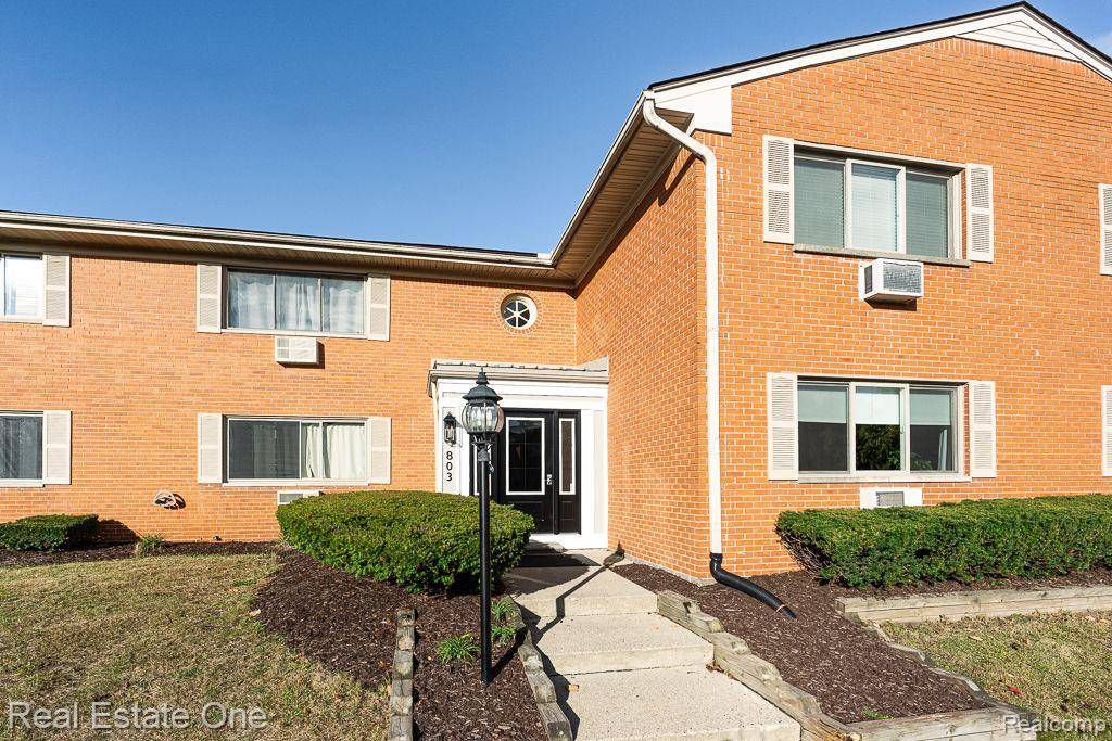 803 PLATE ST #204, Rochester, MI 48307