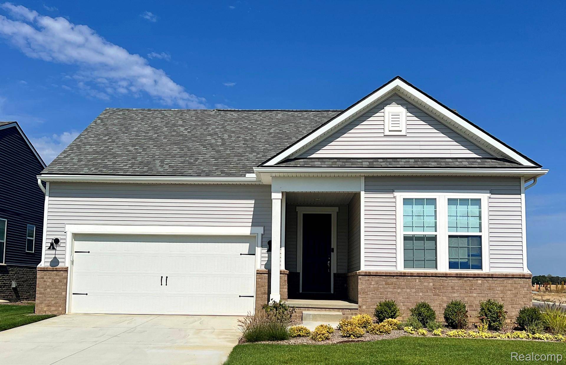 5326 Paisley CIR, Milford Charter Township, MI 48381