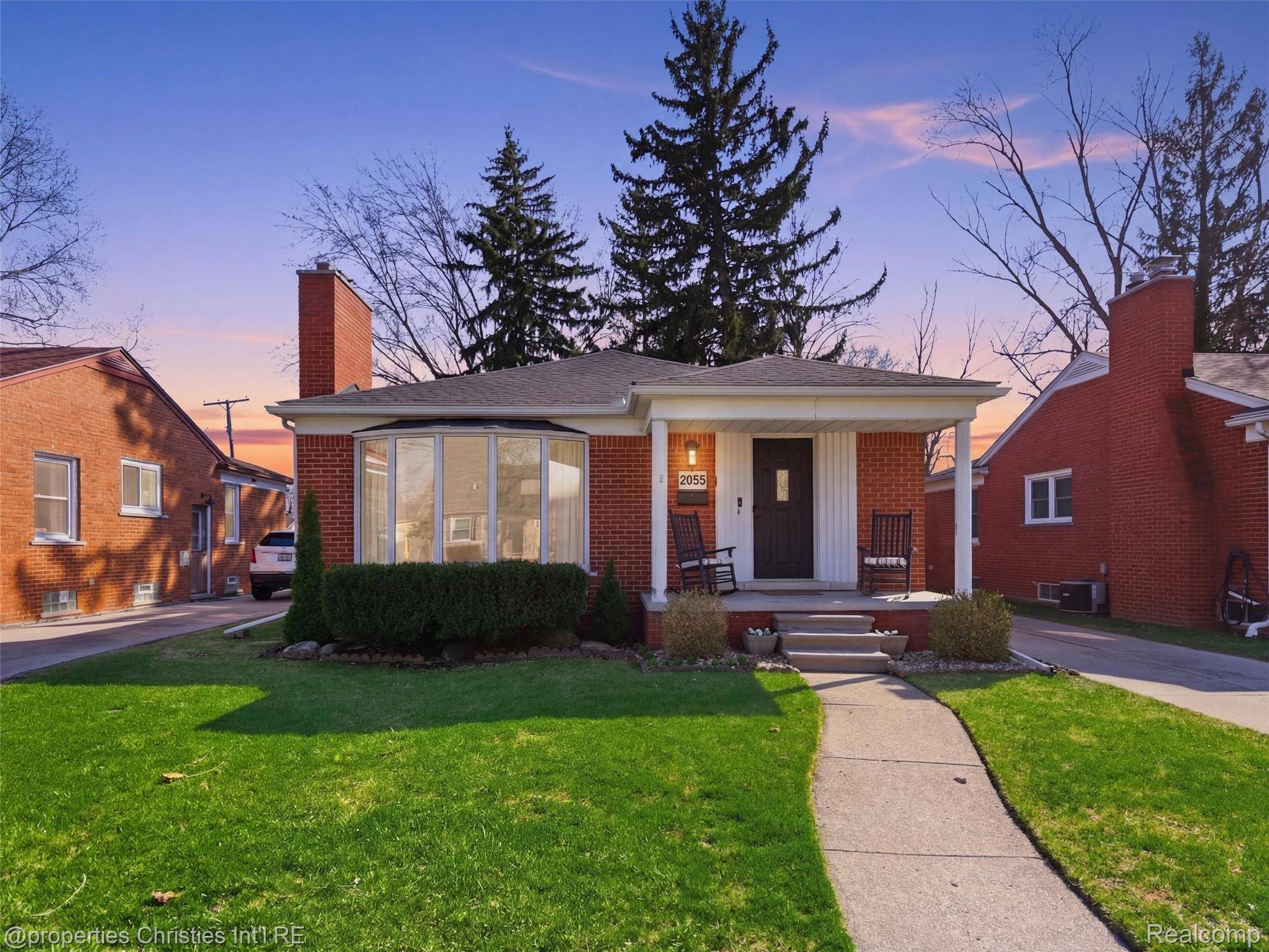 2893 Harvard RD, Berkley, MI 48072