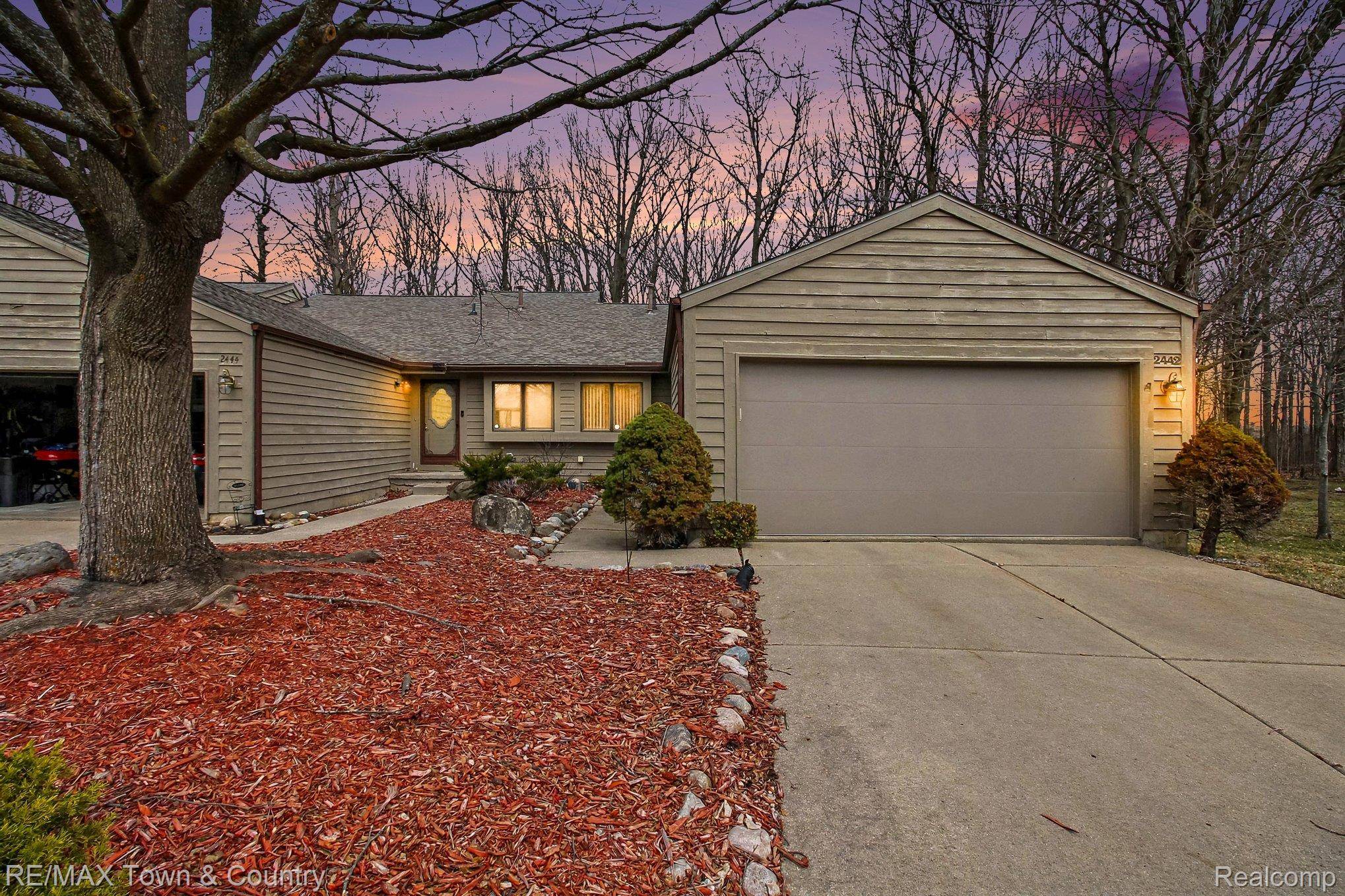 2442 Valley Oaks CIR #35, Flint Charter Township, MI 48532