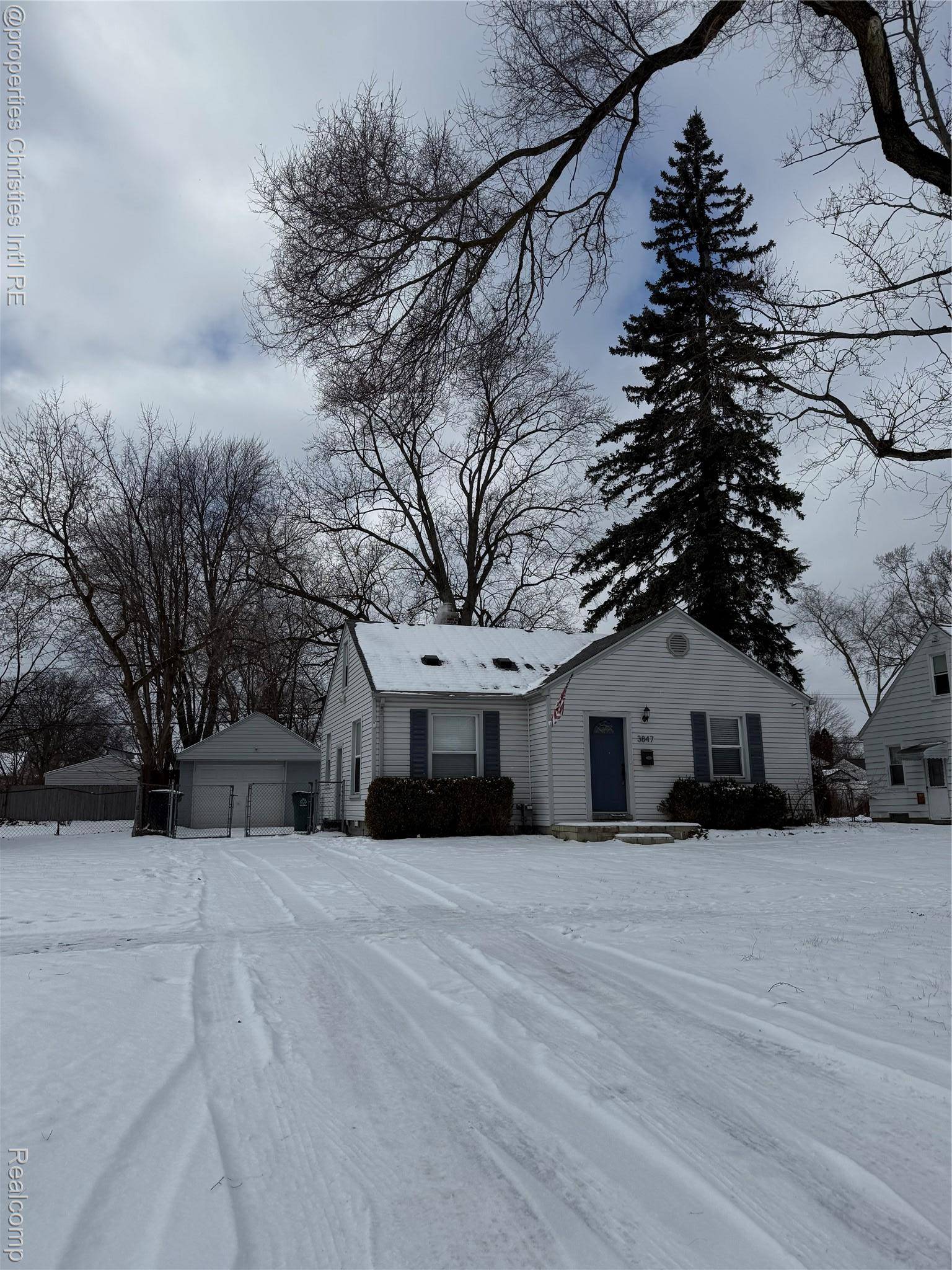 3847 ROBINA AVE, Berkley, MI 48072