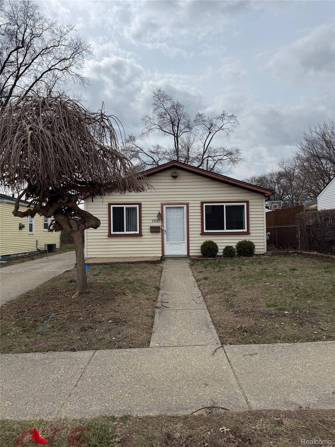 29045 Howard AVE, Madison Heights, MI 48071