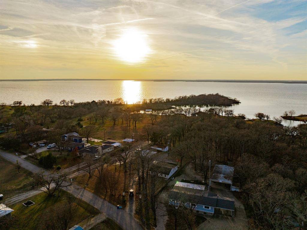 674 Briggs Boulevard, East Tawakoni, TX 75472