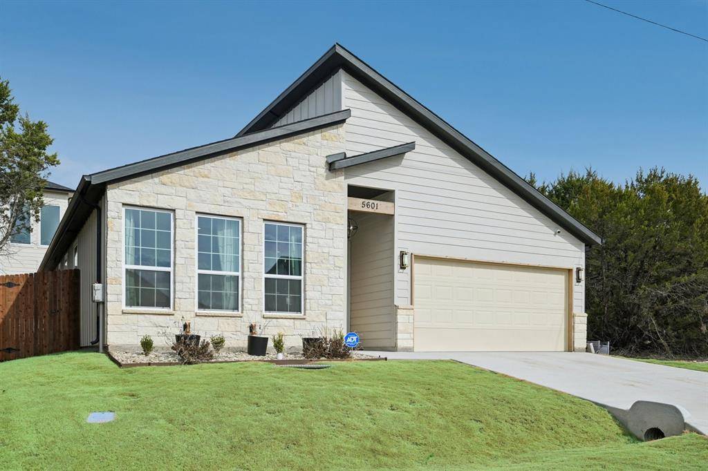 5601 San Jacinto Drive, Granbury, TX 76048