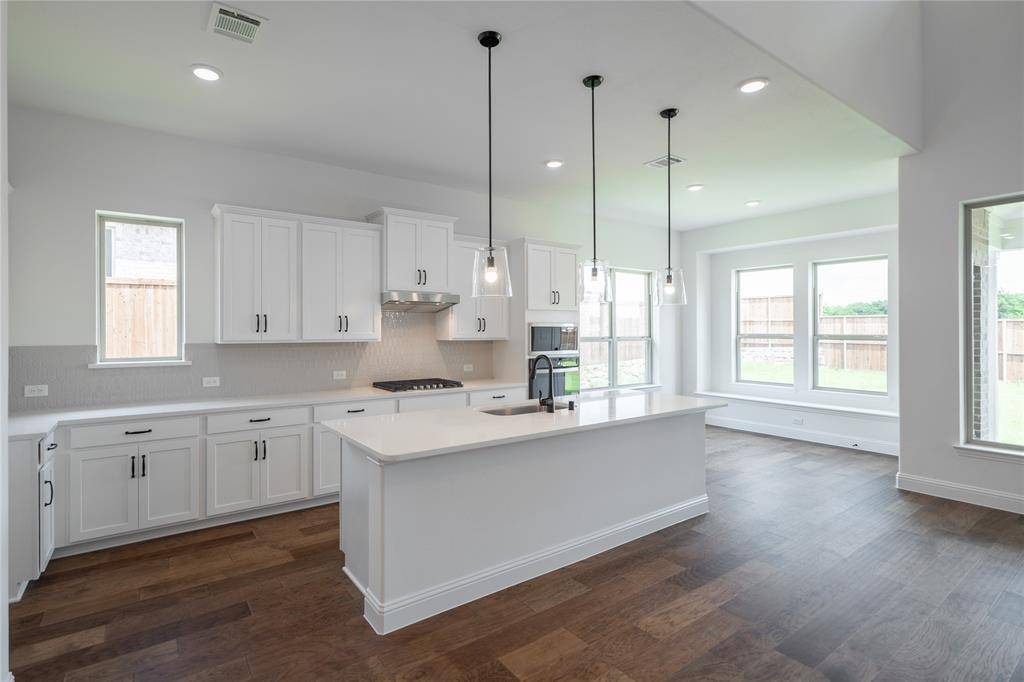 2709 Queenwood Street, Celina, TX 75009