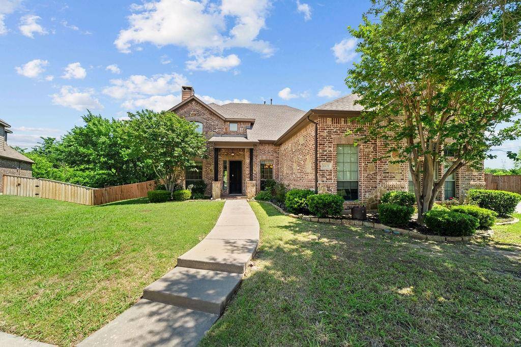 6631 Crestmoor Lane, Sachse, TX 75048