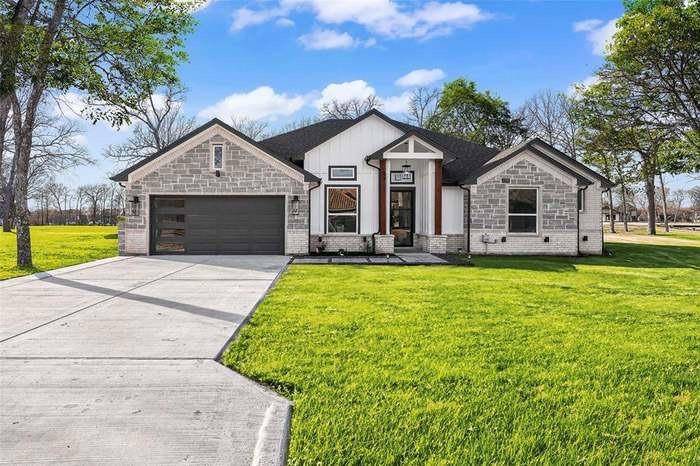 203 Saint Andrews Drive, Mabank, TX 75156