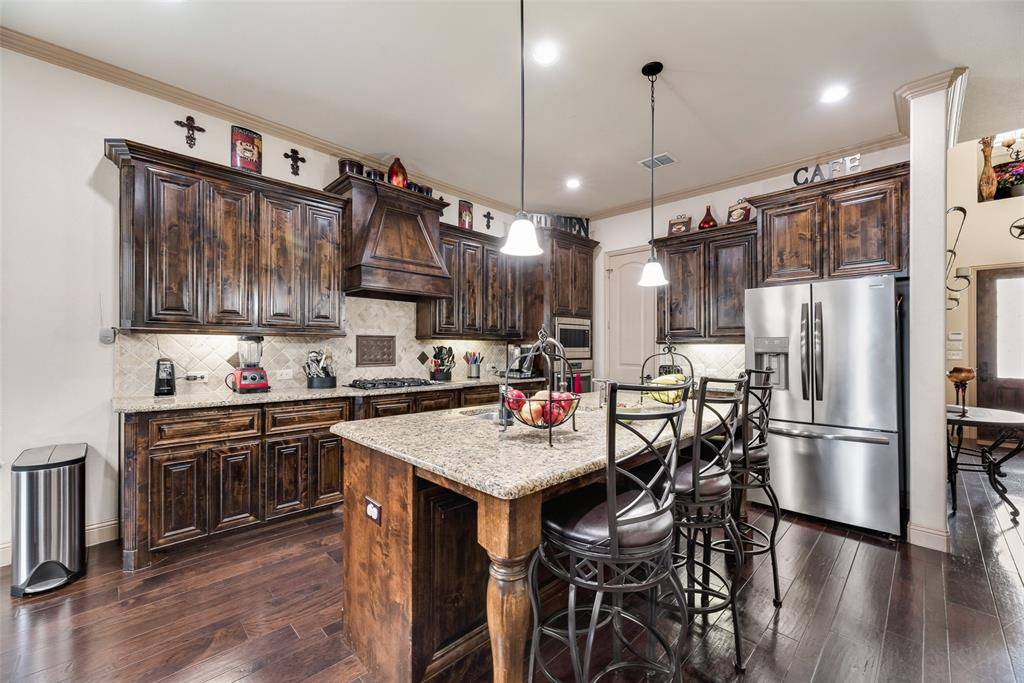 5056 Empire Way, Irving, TX 75038