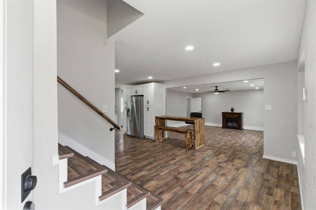 1900 Charleston Drive, Bedford, TX 76022