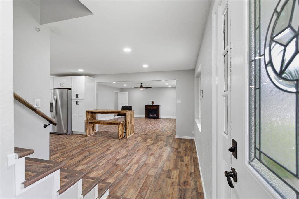 1900 Charleston Drive, Bedford, TX 76022