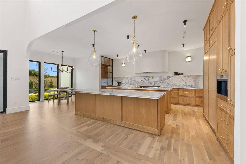 5510 Del Roy Drive, Dallas, TX 75230