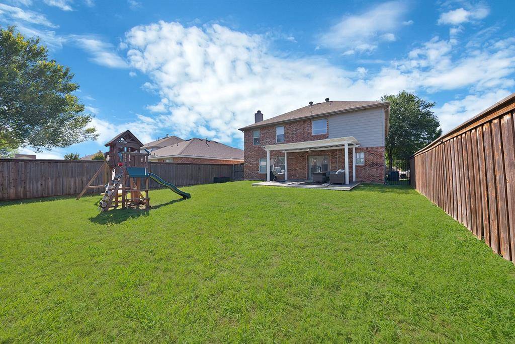 2827 Grandview Drive, Grand Prairie, TX 75052