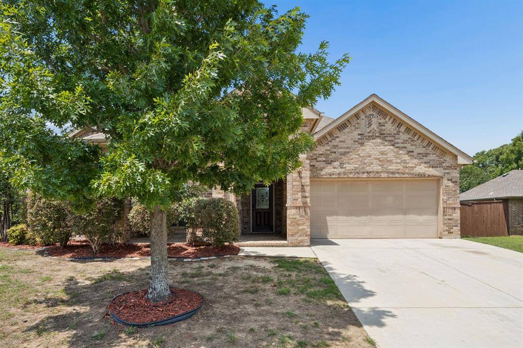 425 Corriente Trail, Azle, TX 76020