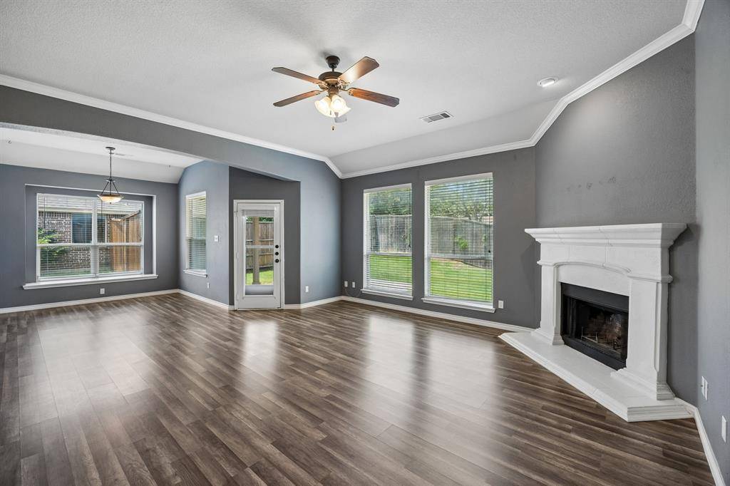 425 Corriente Trail, Azle, TX 76020