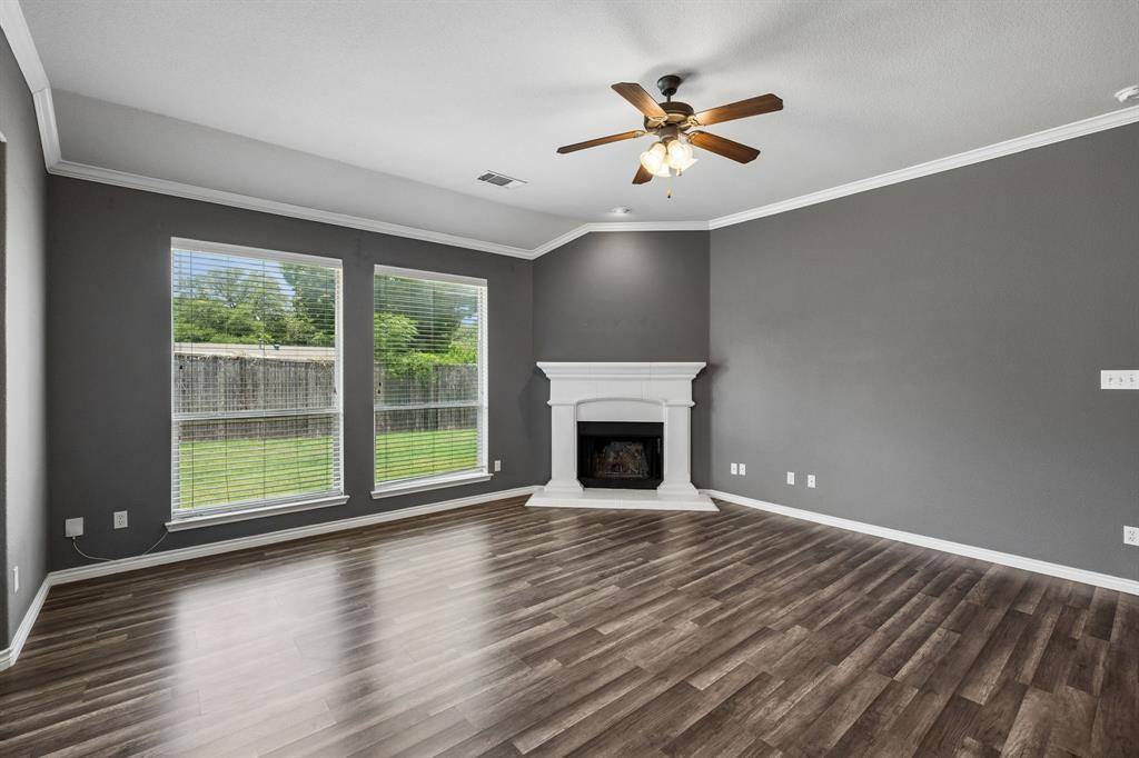 425 Corriente Trail, Azle, TX 76020