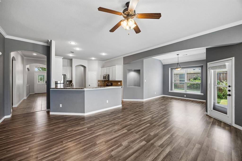 425 Corriente Trail, Azle, TX 76020