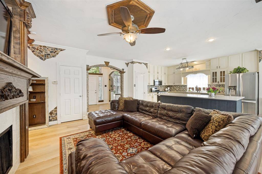 725 Crested Butte Trail, Flower Mound, TX 75028