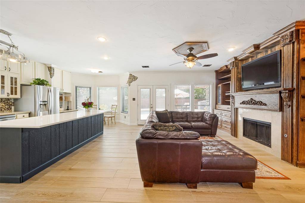 725 Crested Butte Trail, Flower Mound, TX 75028