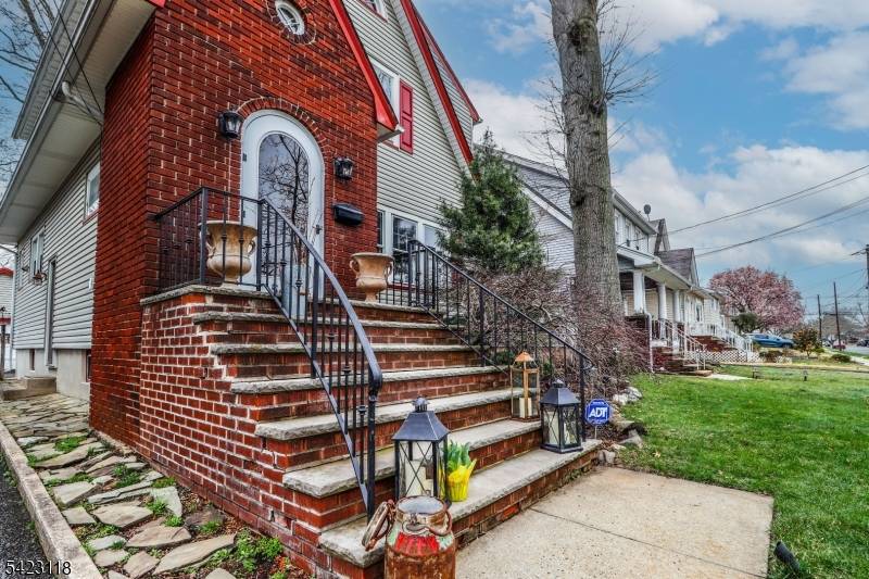 544 W Meadow Ave, Rahway City, NJ 07065