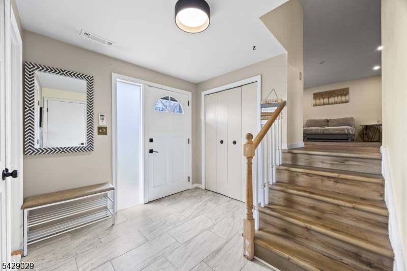 21 Starlit Dr, Middlesex Boro, NJ 08846