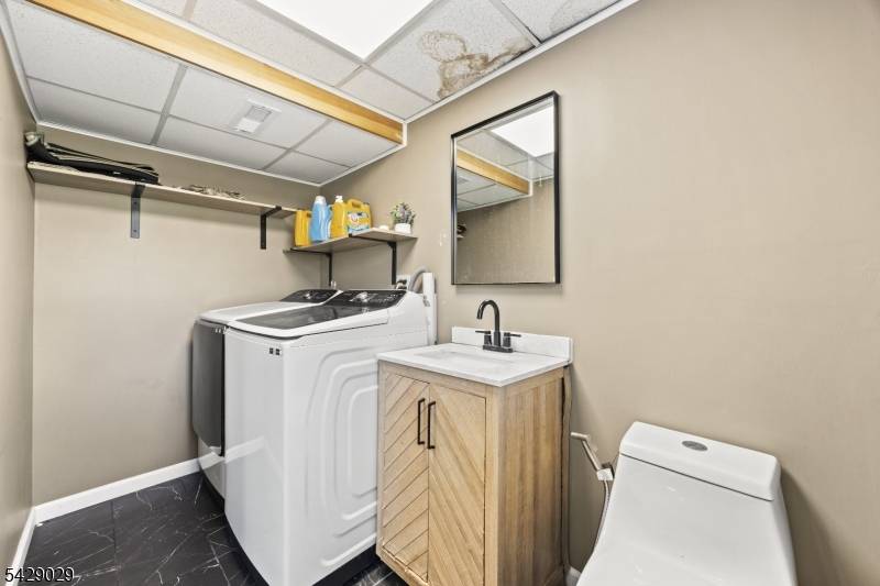 21 Starlit Dr, Middlesex Boro, NJ 08846
