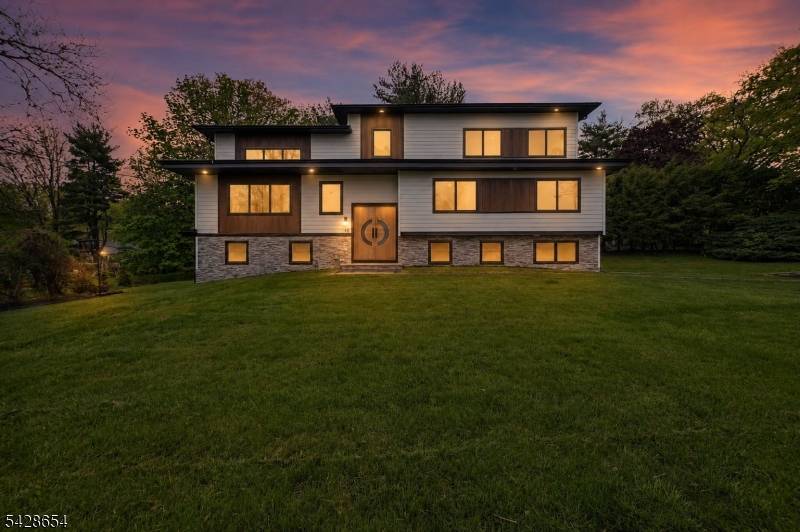 148 Great Hills Rd, Millburn Twp., NJ 07078