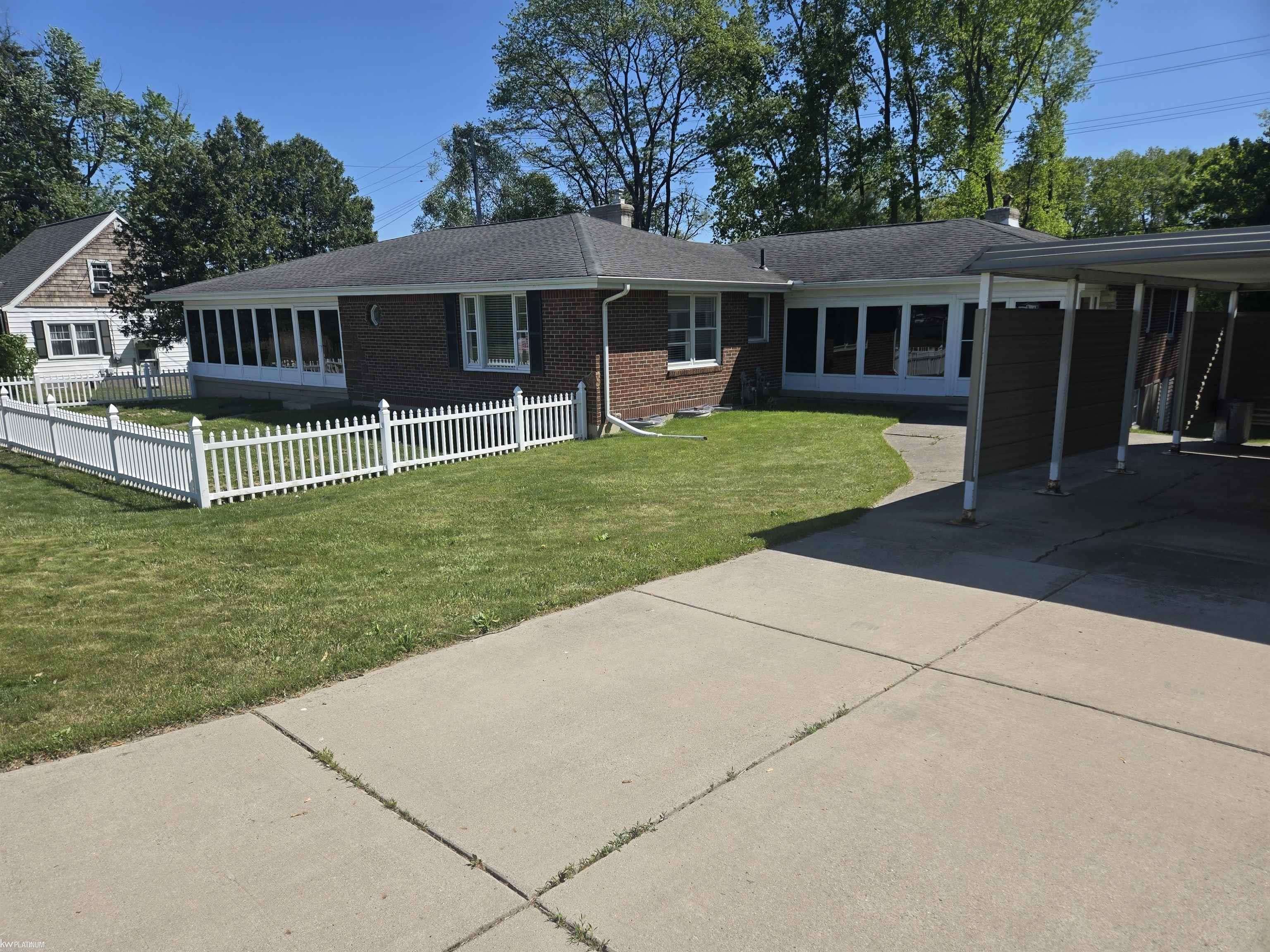 2335 Water ST, Port Huron Twp, MI 48060