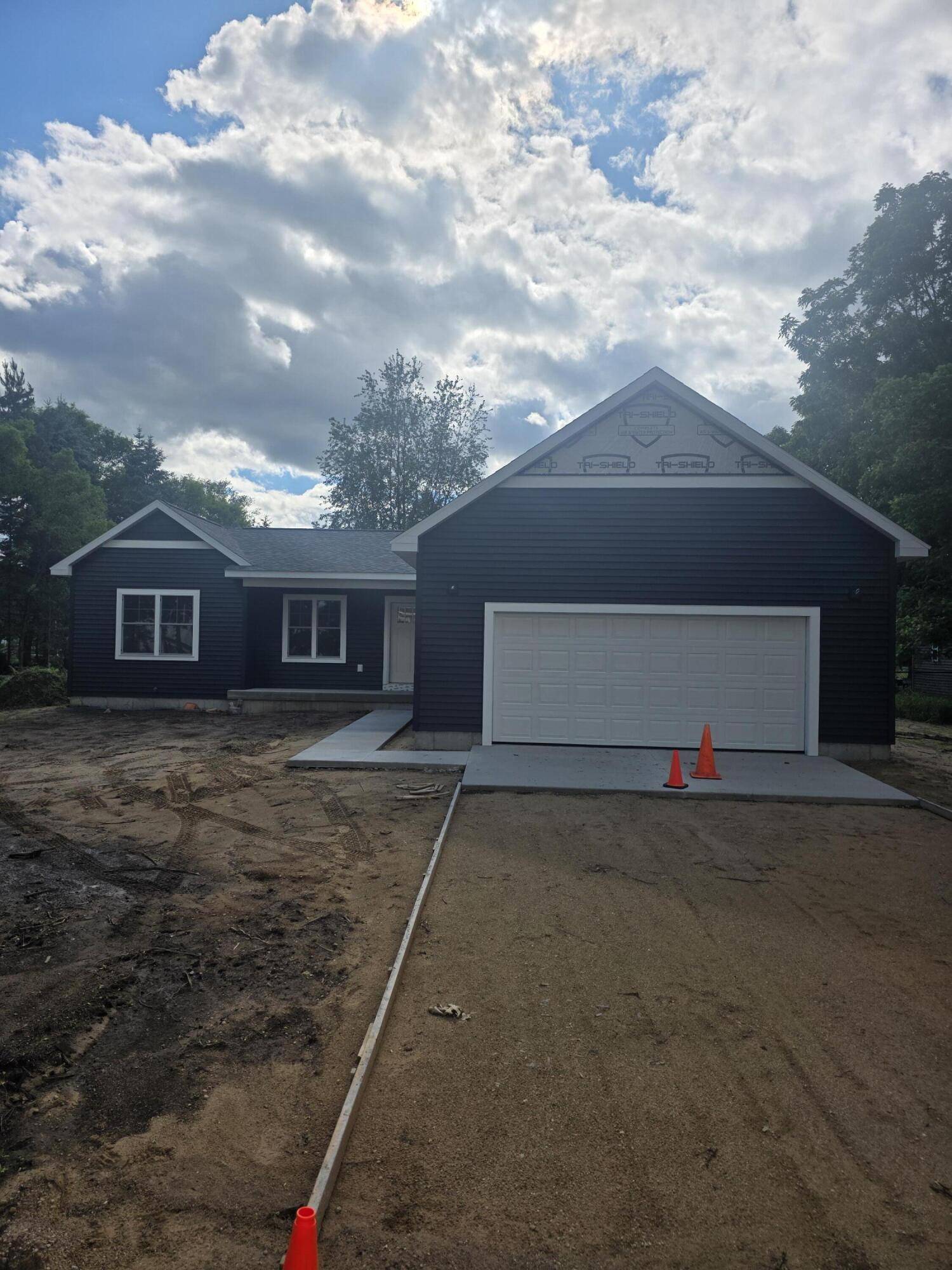 644 Willow ST, Hwrdctyvlg-rynldstwp, MI 49329