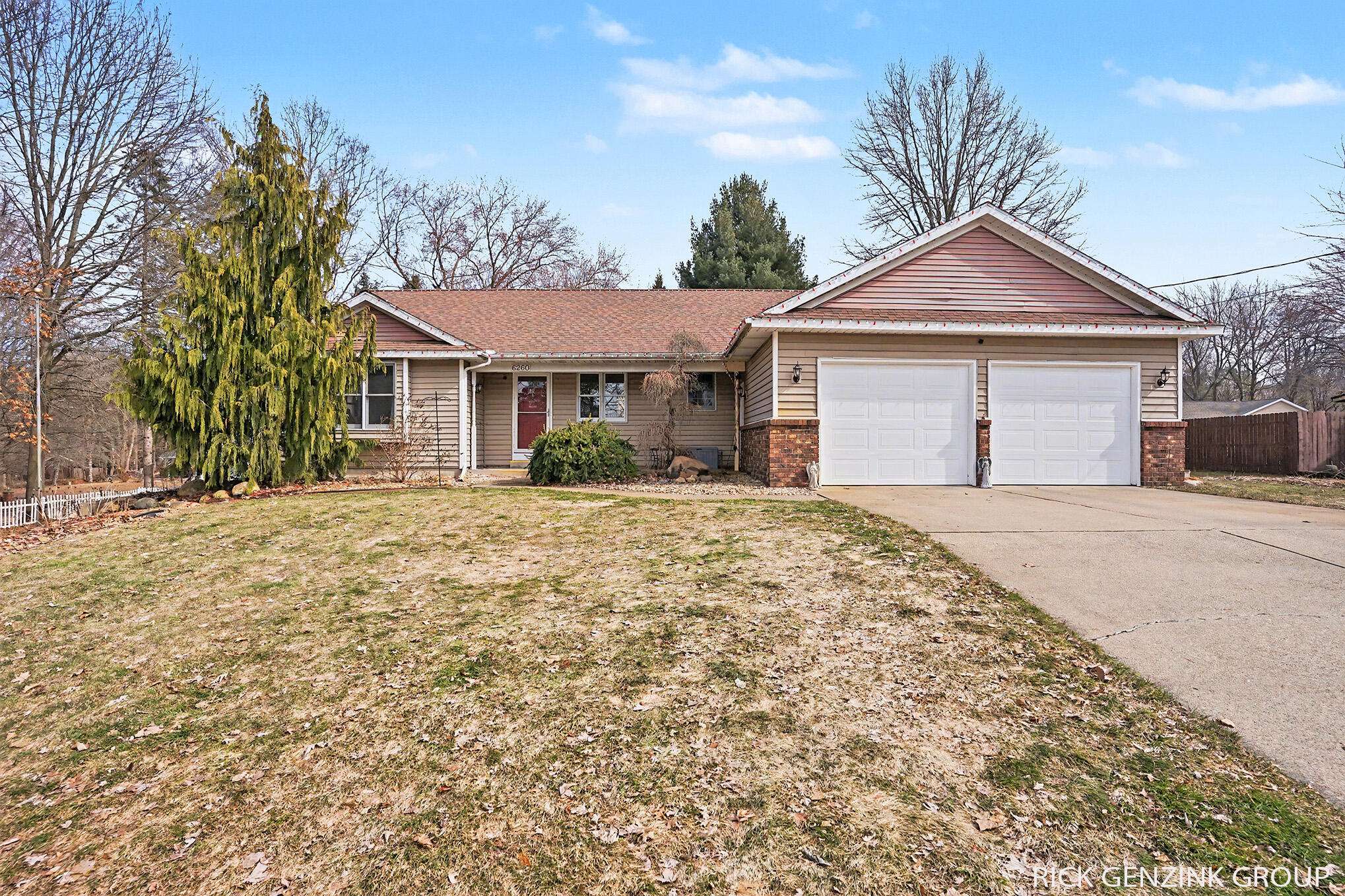 6260 Pine Crest DR, Blendon Twp, MI 49464