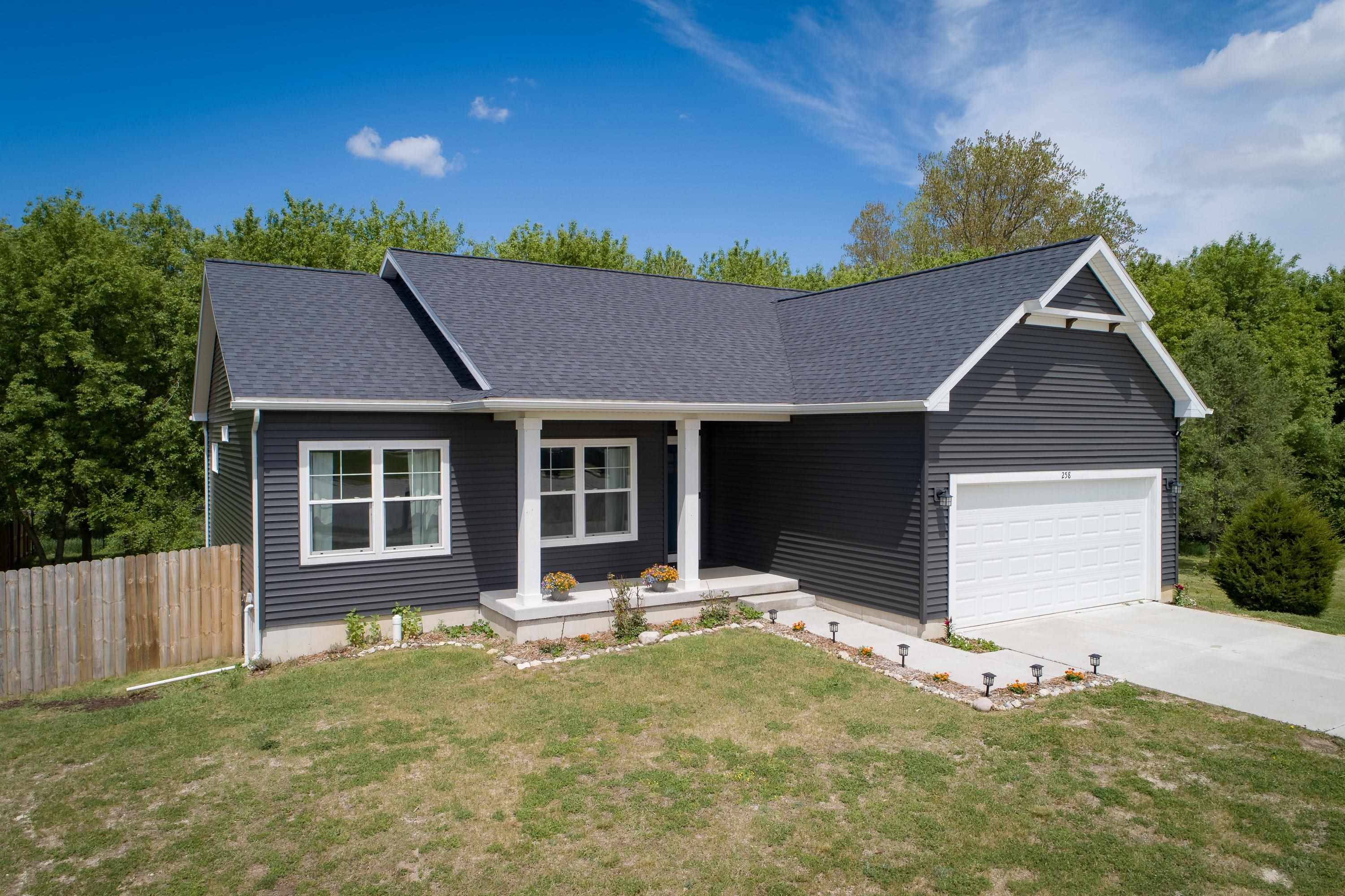 258 Ruby CT, Alma, MI 48801