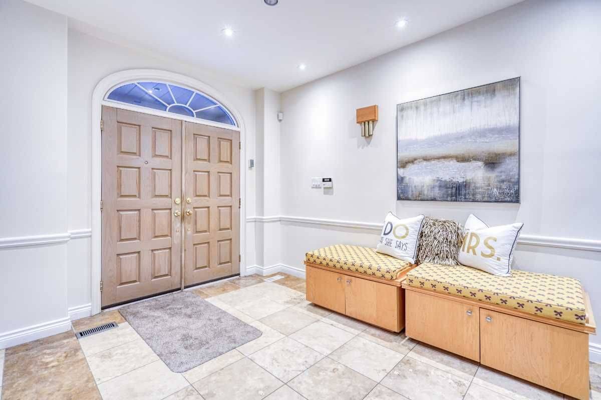 69 Ava CRES, Richmond Hill, ON L4B 2X5