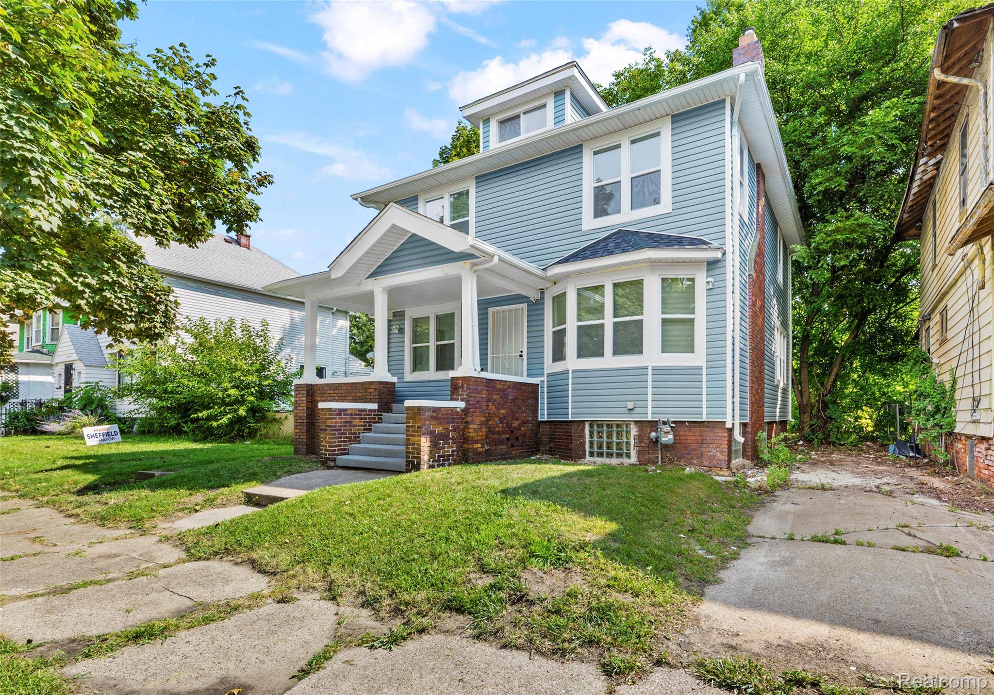 3196 Helen ST, Detroit, MI 48207
