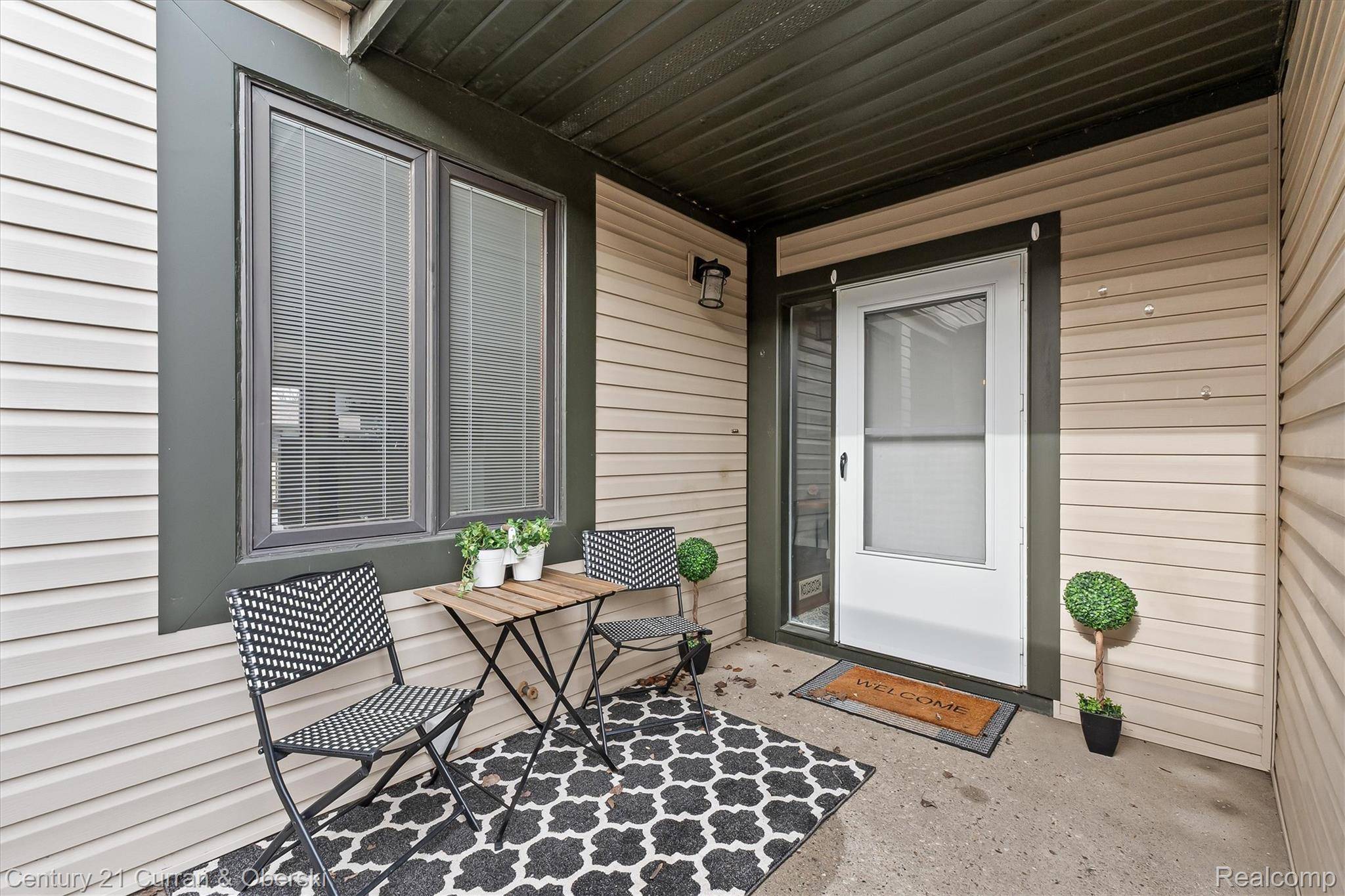 1146 Concord CT #43, Northville, MI 48167