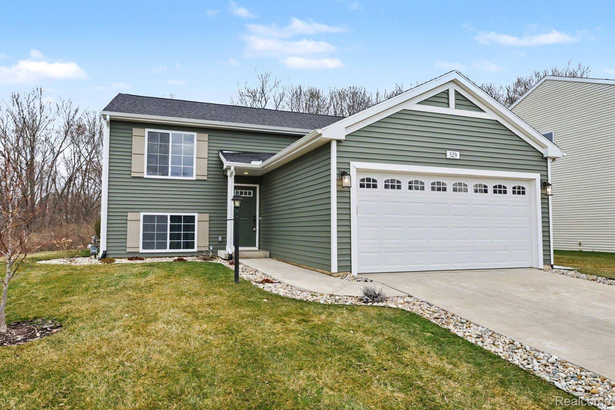 529 Swan River DR, Benton Charter Township, MI 49022