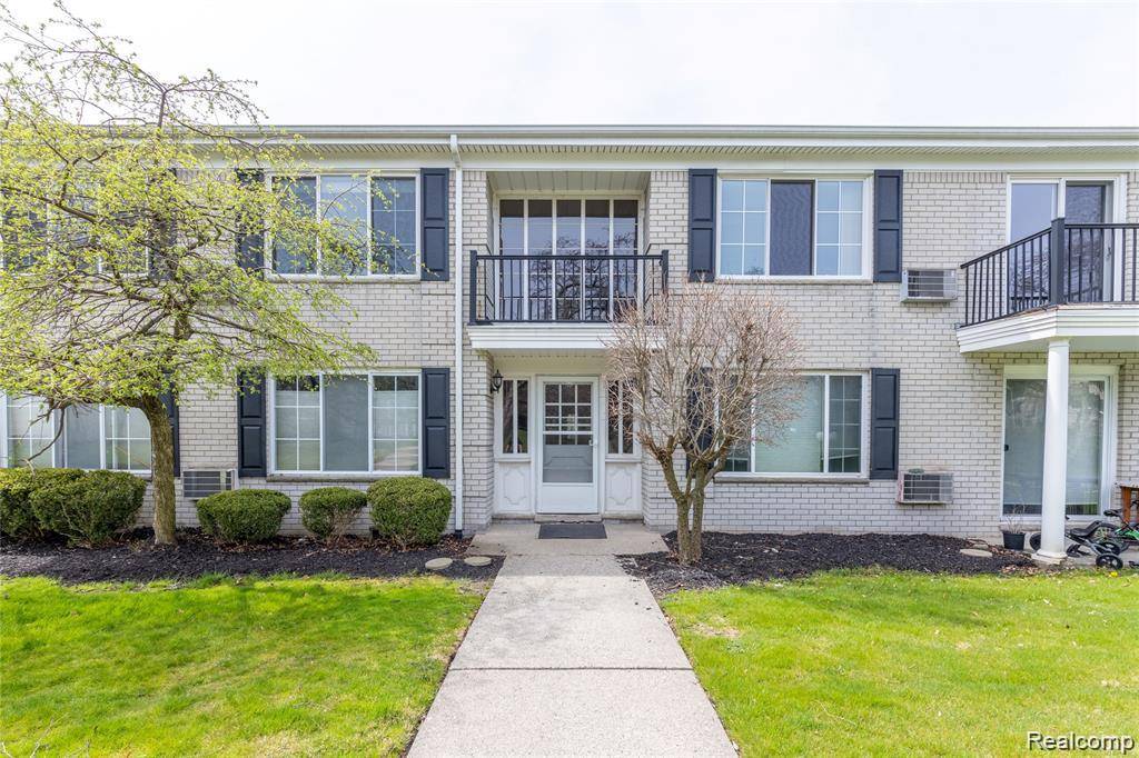 100 W Hickory Grove RD #B3, Bloomfield Hills, MI 48304