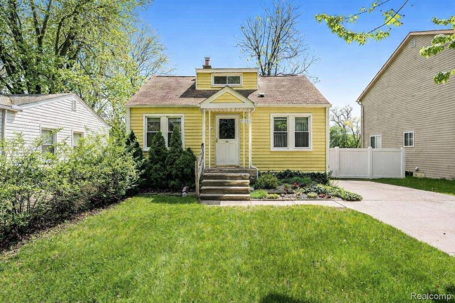 19134 Angling ST, Livonia, MI 48152
