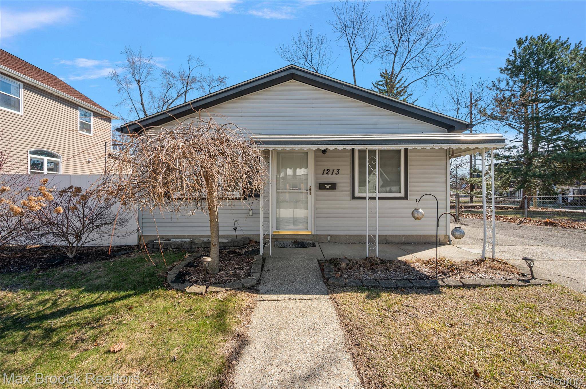 1213 Batavia AVE, Royal Oak, MI 48067